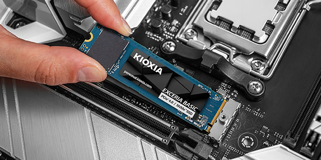 手持 EXCERIA BASIC NVMe SSD